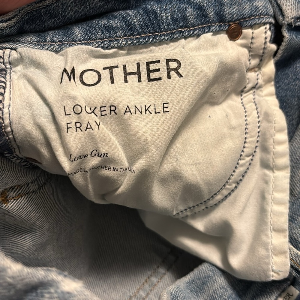 Mother Women’s Looker Ankle Fray Distressed Denim Jeans in Love Gun- Size 26 - Picture 4 of 7